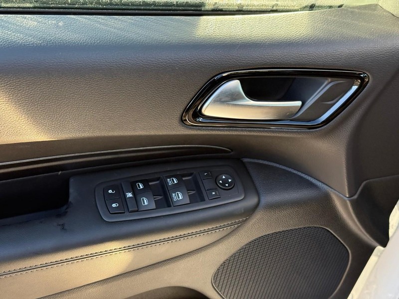 Dodge Durango Vehicle Full-screen Gallery Image 10