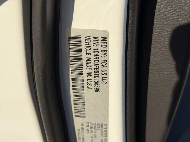 Dodge Durango Vehicle Full-screen Gallery Image 15