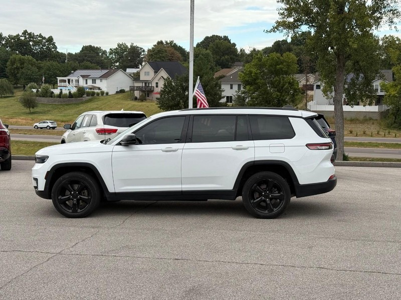 Jeep Grand Cherokee L Vehicle Image 03