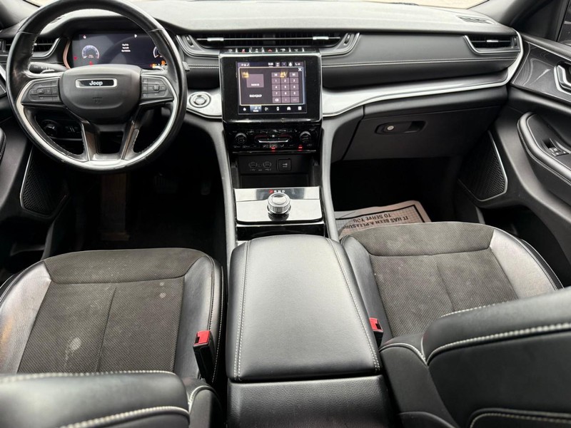 Jeep Grand Cherokee L Vehicle Image 14