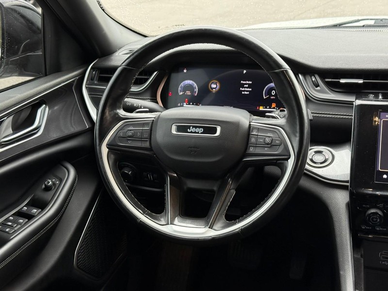 Jeep Grand Cherokee L Vehicle Image 15