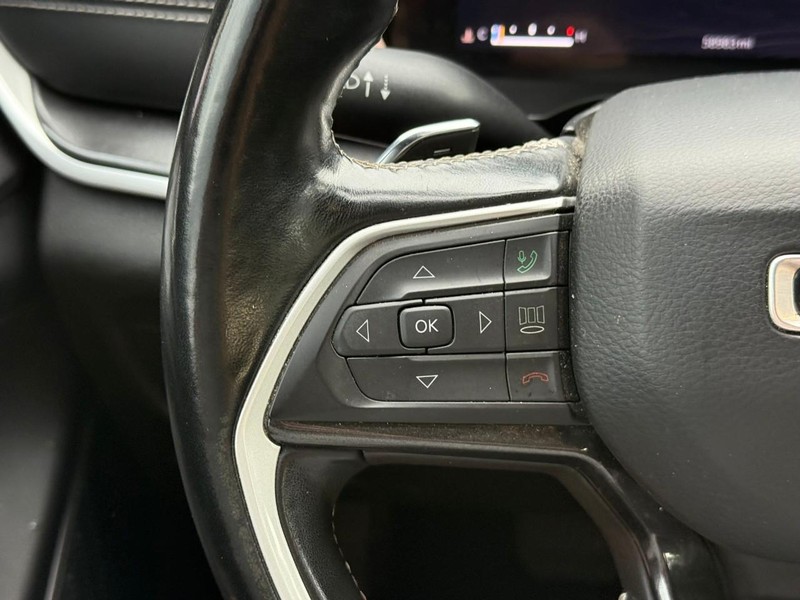 Jeep Grand Cherokee L Vehicle Image 23