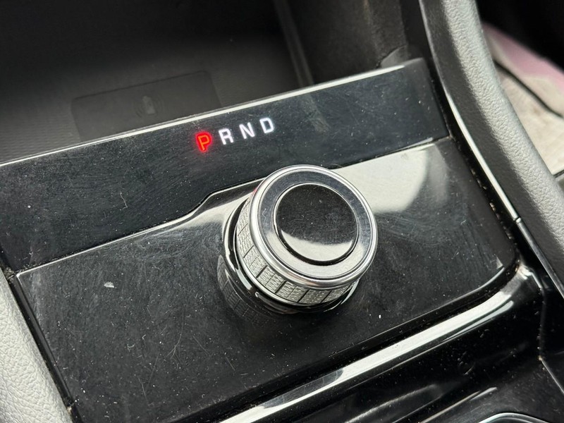 Jeep Grand Cherokee L Vehicle Image 25