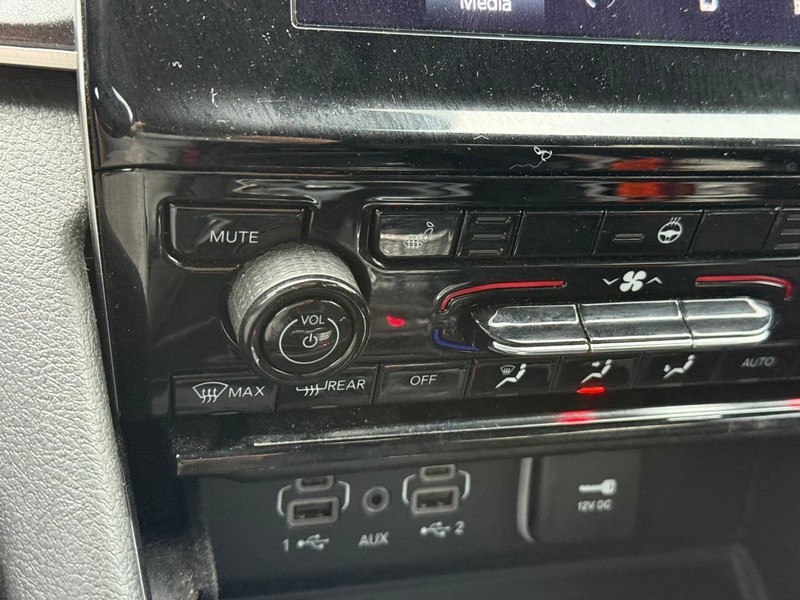 Jeep Grand Cherokee L Vehicle Image 26