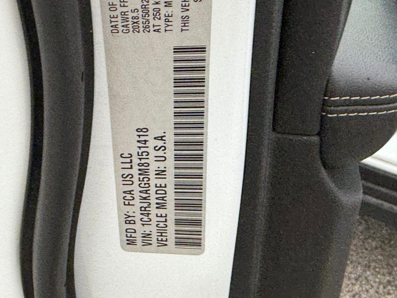Jeep Grand Cherokee L Vehicle Image 28