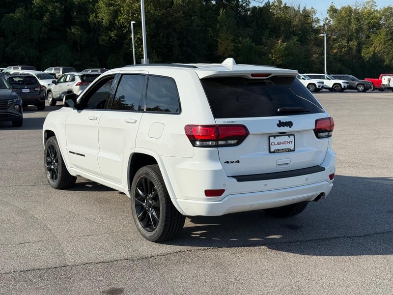 Jeep Grand Cherokee Vehicle Image 04