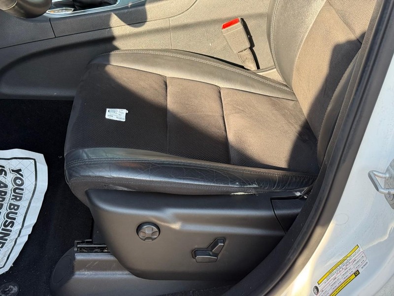 Jeep Grand Cherokee Vehicle Image 20