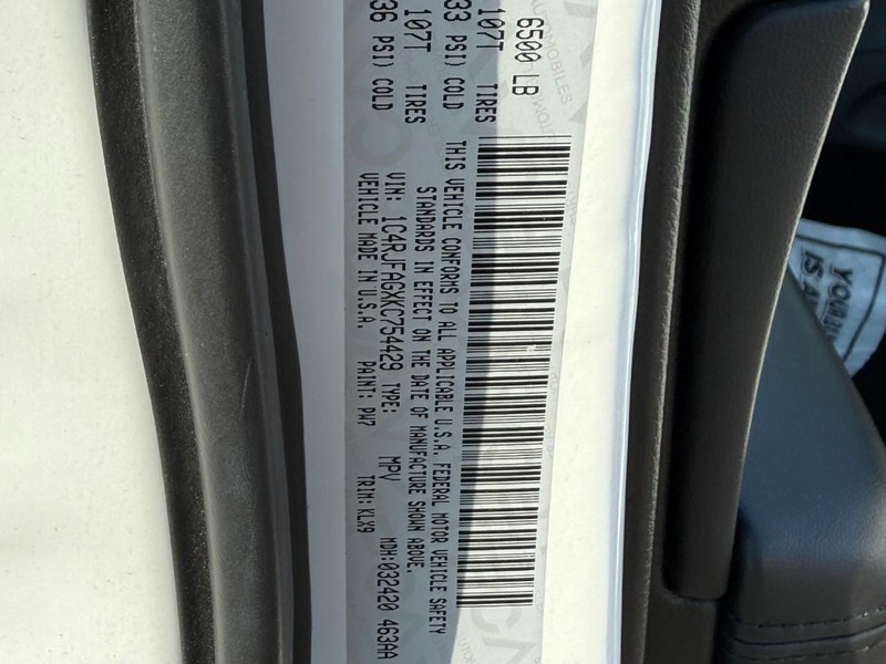 Jeep Grand Cherokee Vehicle Image 28