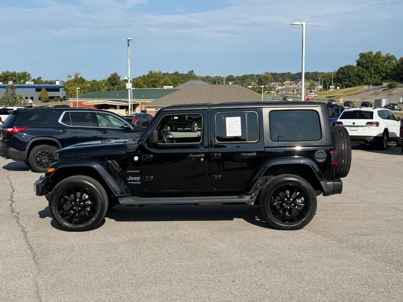 Jeep Wrangler 4xe Vehicle Image 03