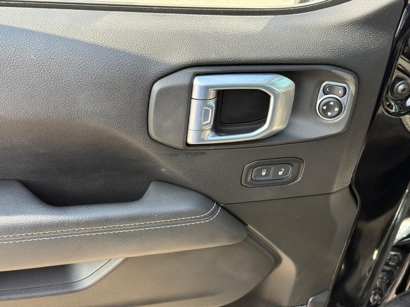 Jeep Wrangler 4xe Vehicle Image 14