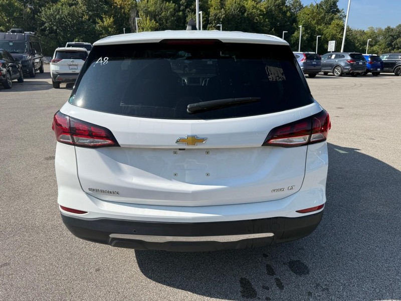 Chevrolet Equinox Vehicle Image 09