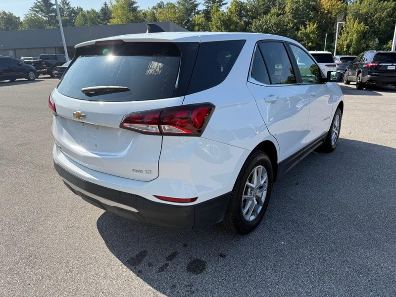 Chevrolet Equinox Vehicle Image 11