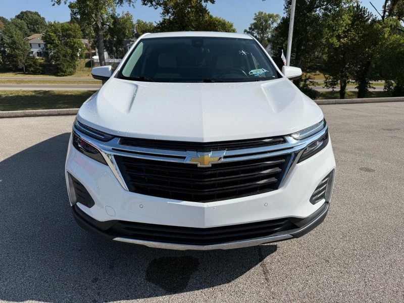 Chevrolet Equinox Vehicle Image 13