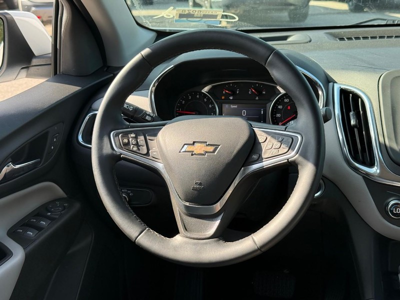 Chevrolet Equinox Vehicle Image 16