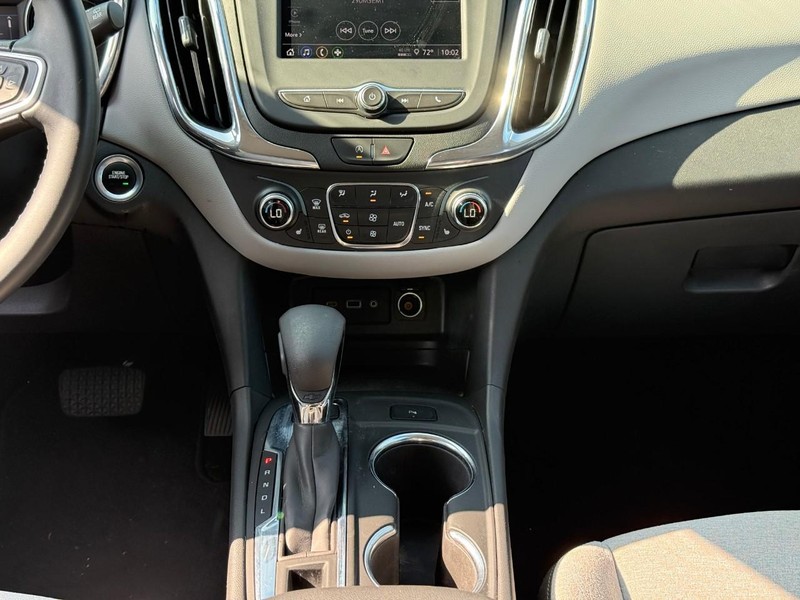 Chevrolet Equinox Vehicle Image 18