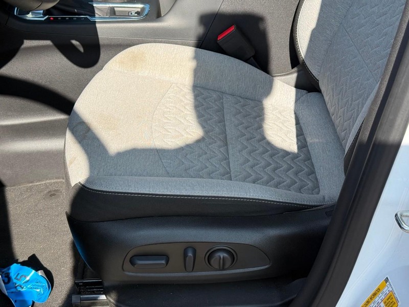 Chevrolet Equinox Vehicle Image 21