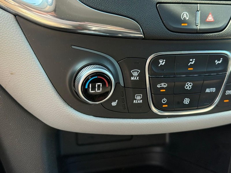 Chevrolet Equinox Vehicle Image 26