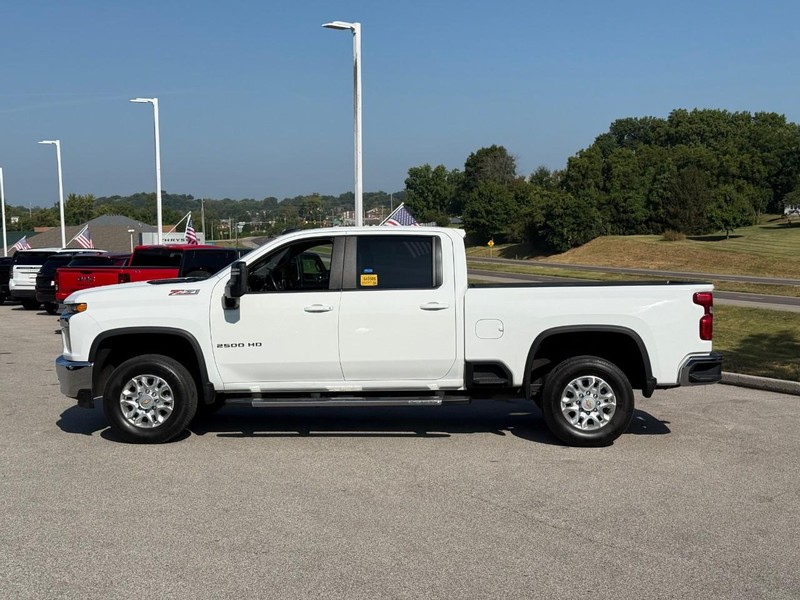 Chevrolet Silverado 2500HD Vehicle Image 03