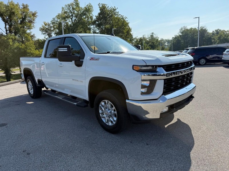 Chevrolet Silverado 2500HD Vehicle Image 11