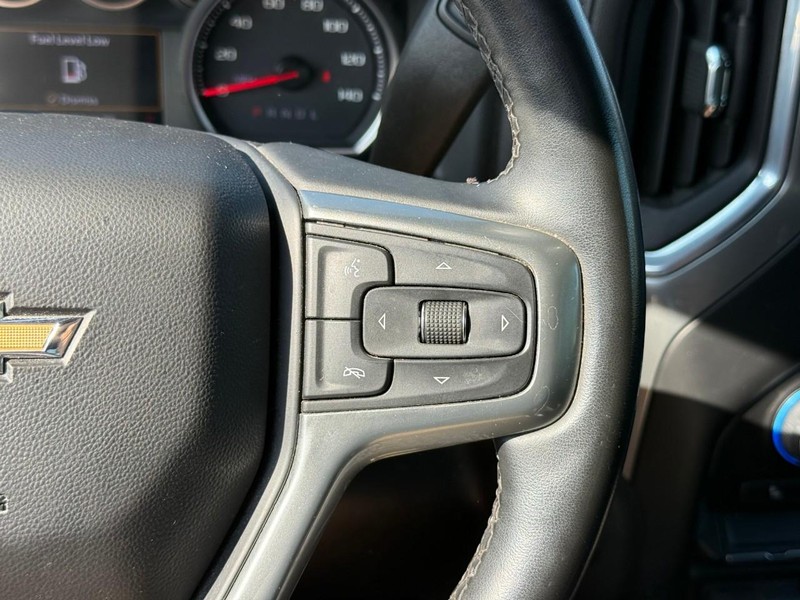 Chevrolet Silverado 2500HD Vehicle Image 22