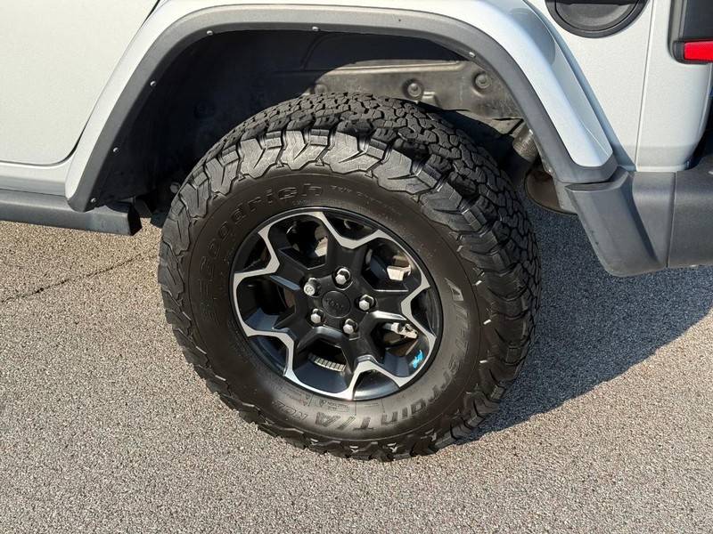Jeep Wrangler 4xe Vehicle Image 05