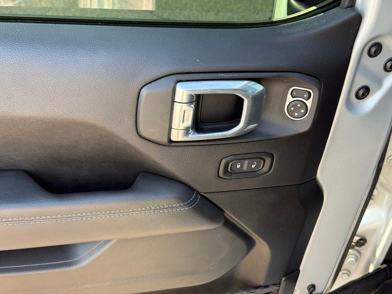 Jeep Wrangler 4xe Vehicle Image 19