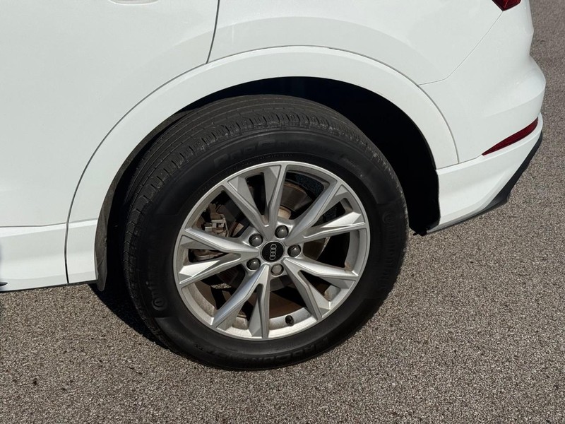 Audi Q3 Vehicle Image 05