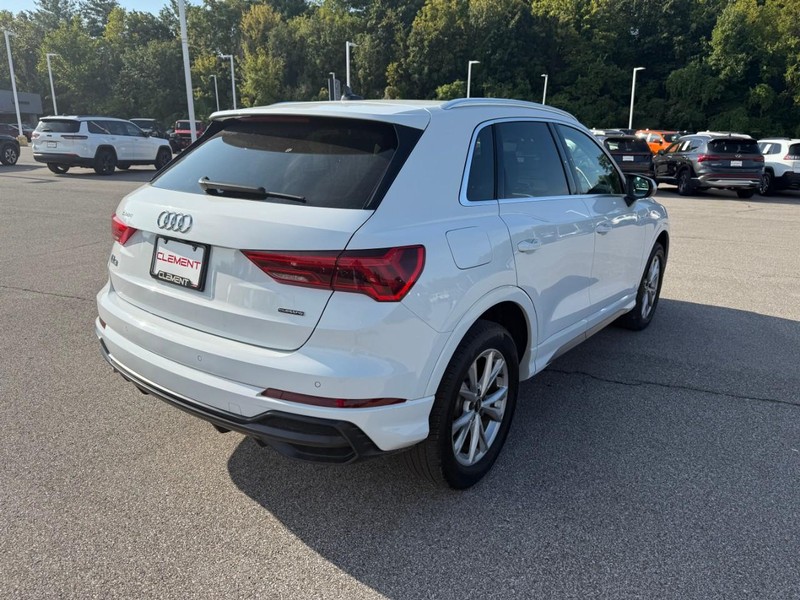 Audi Q3 Vehicle Image 12