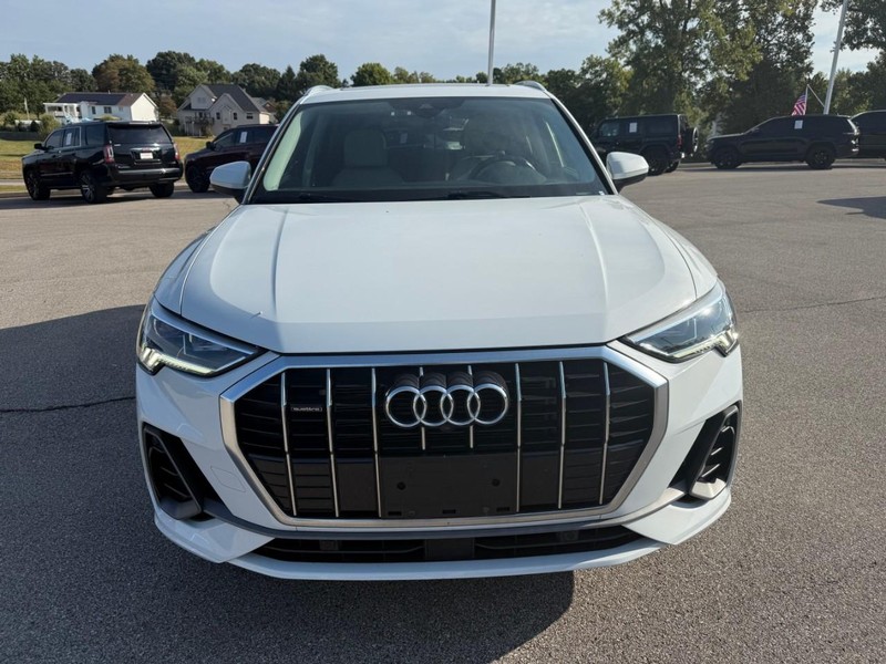 Audi Q3 Vehicle Image 14