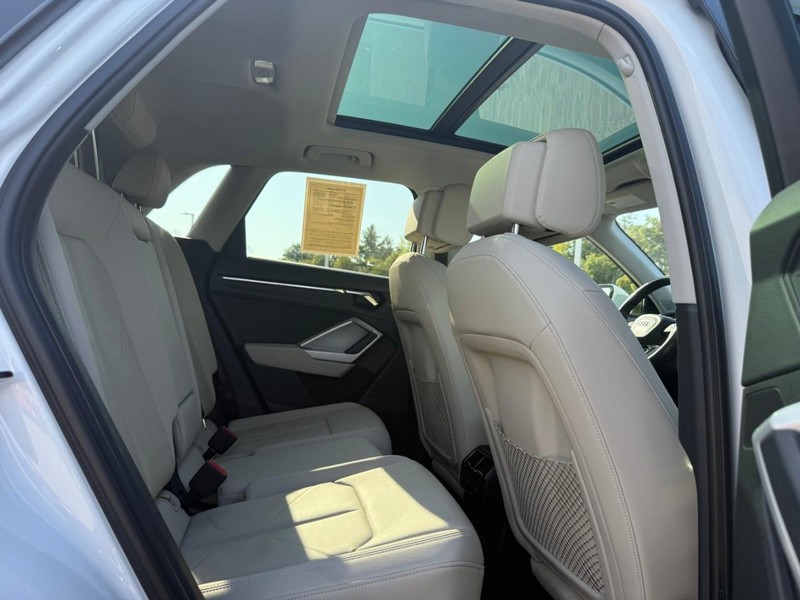 Audi Q3 Vehicle Image 15