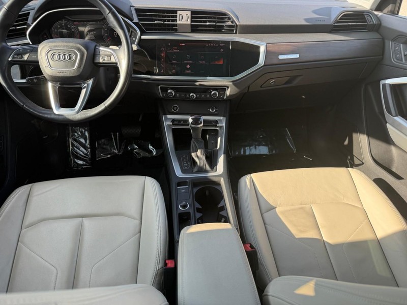 Audi Q3 Vehicle Image 16