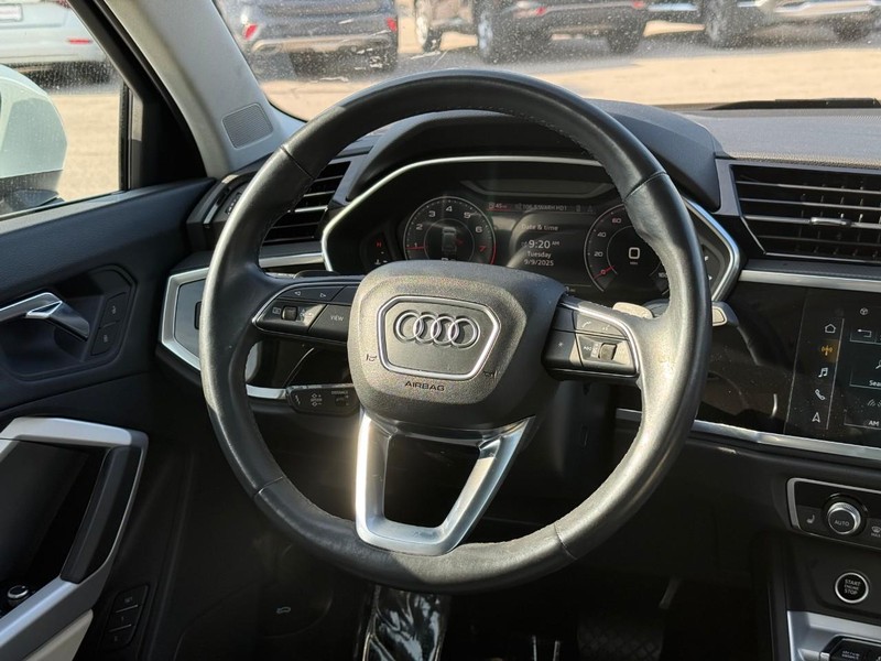 Audi Q3 Vehicle Image 17