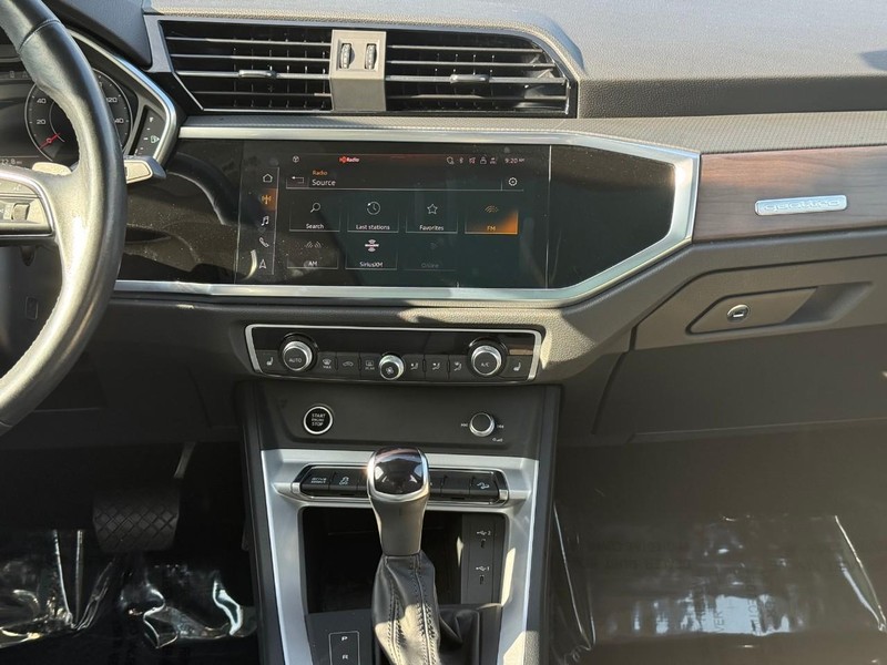 Audi Q3 Vehicle Image 19