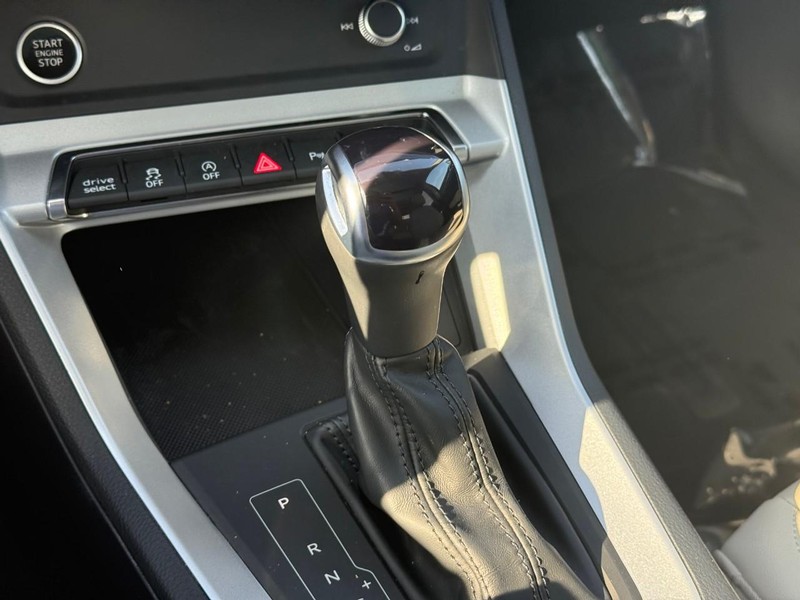 Audi Q3 Vehicle Image 28