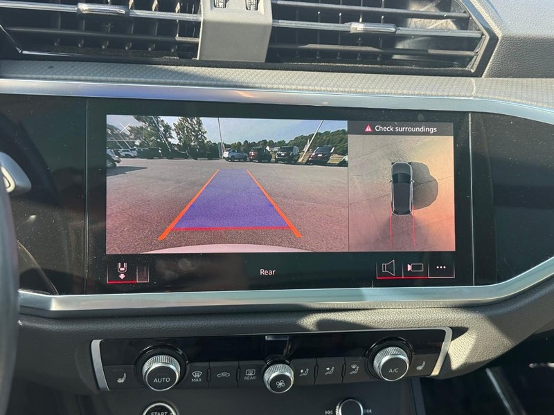 Audi Q3 Vehicle Image 30