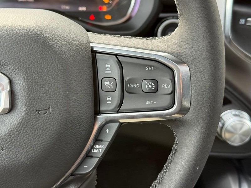 Ram 1500 Vehicle Image 18