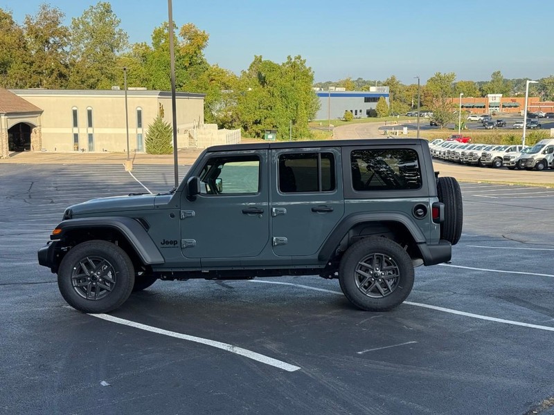 Jeep Wrangler Vehicle Image 03