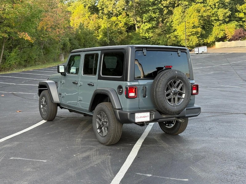 Jeep Wrangler Vehicle Image 04