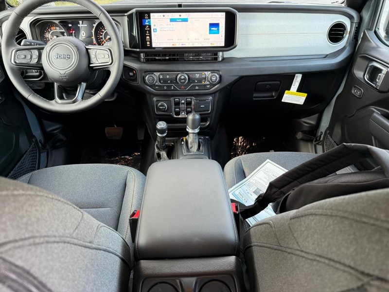 Jeep Wrangler Vehicle Image 08