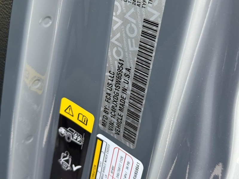 Jeep Wrangler Vehicle Image 20