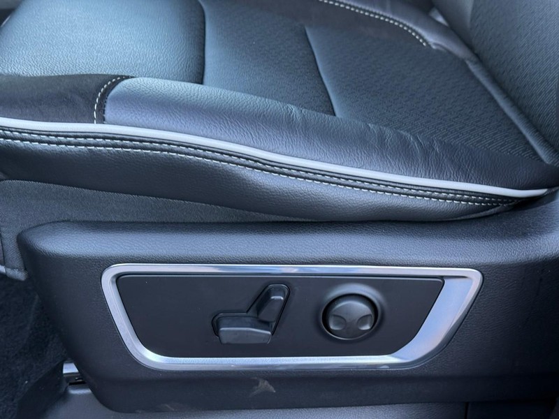 Ram 1500 Vehicle Image 16