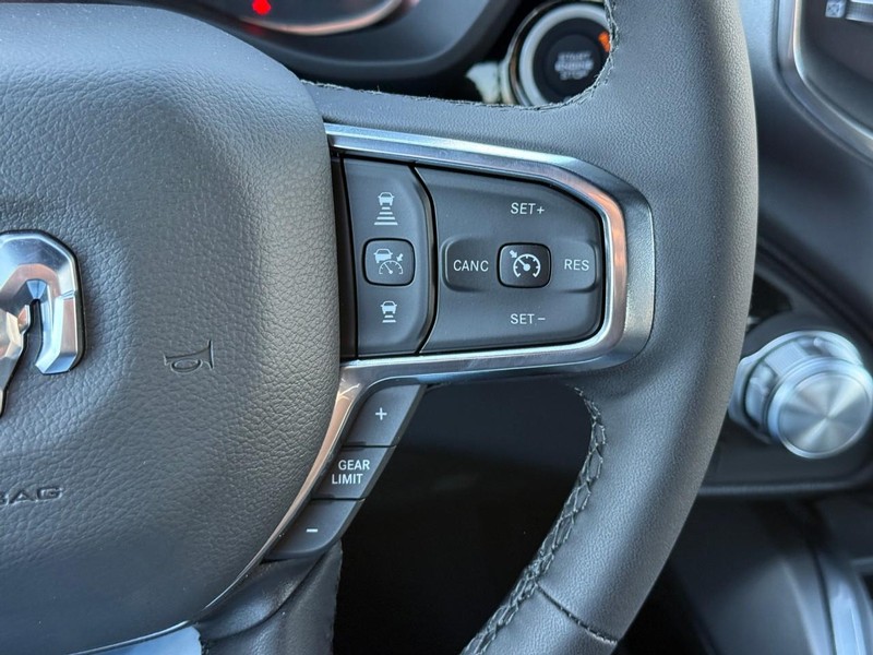 Ram 1500 Vehicle Image 18