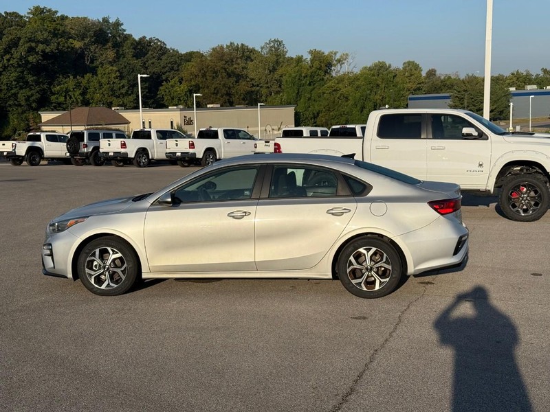 Kia Forte Vehicle Image 03