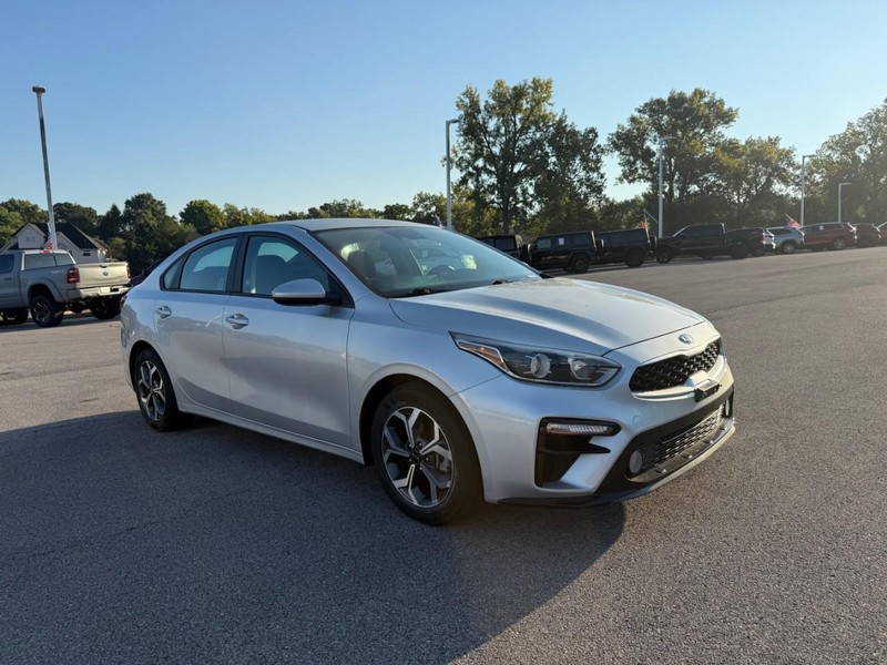 Kia Forte Vehicle Image 09