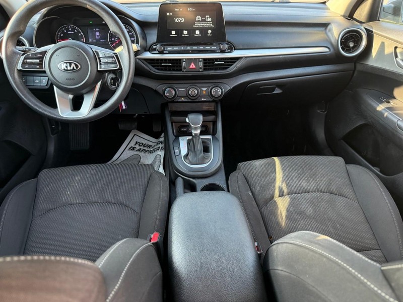 Kia Forte Vehicle Image 13