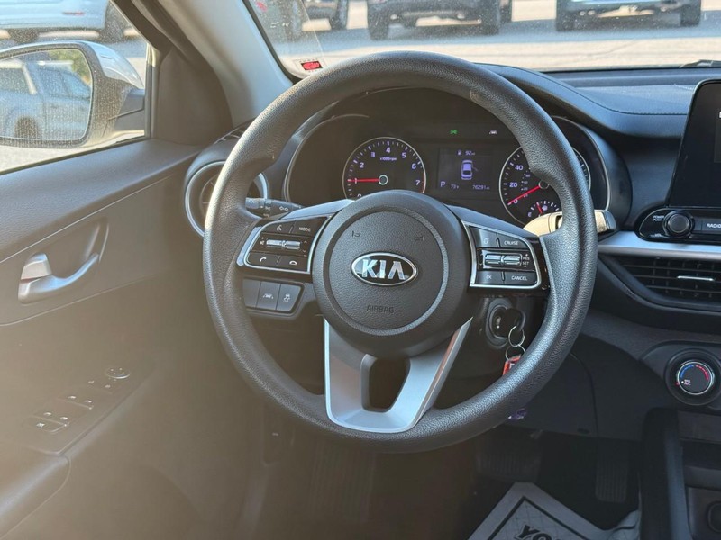Kia Forte Vehicle Image 14