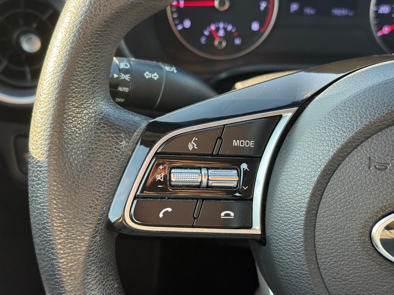 Kia Forte Vehicle Image 23