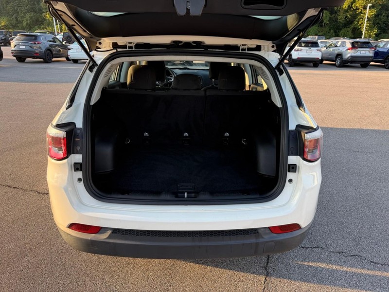 Jeep Compass Vehicle Image 08
