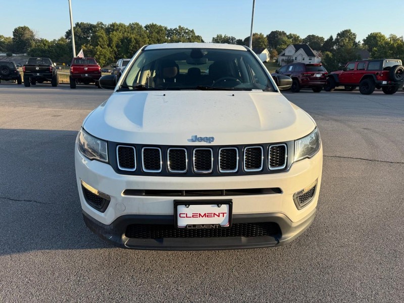 Jeep Compass Vehicle Image 13