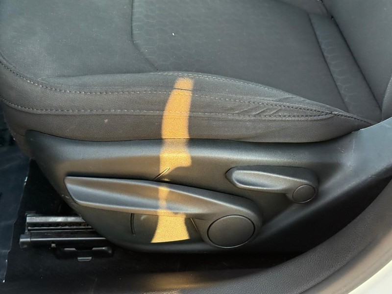 Jeep Compass Vehicle Image 21